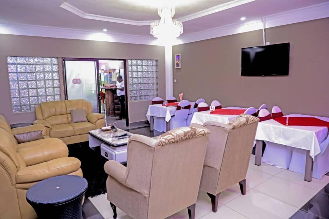 Colibri Inn Hotel Kolwezi المظهر الخارجي الصورة